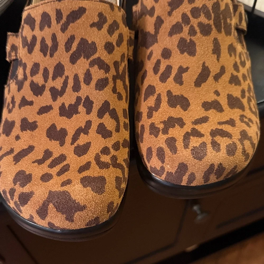 Alegria Kids Leopard Print Slip-On Moccasins - Brown
